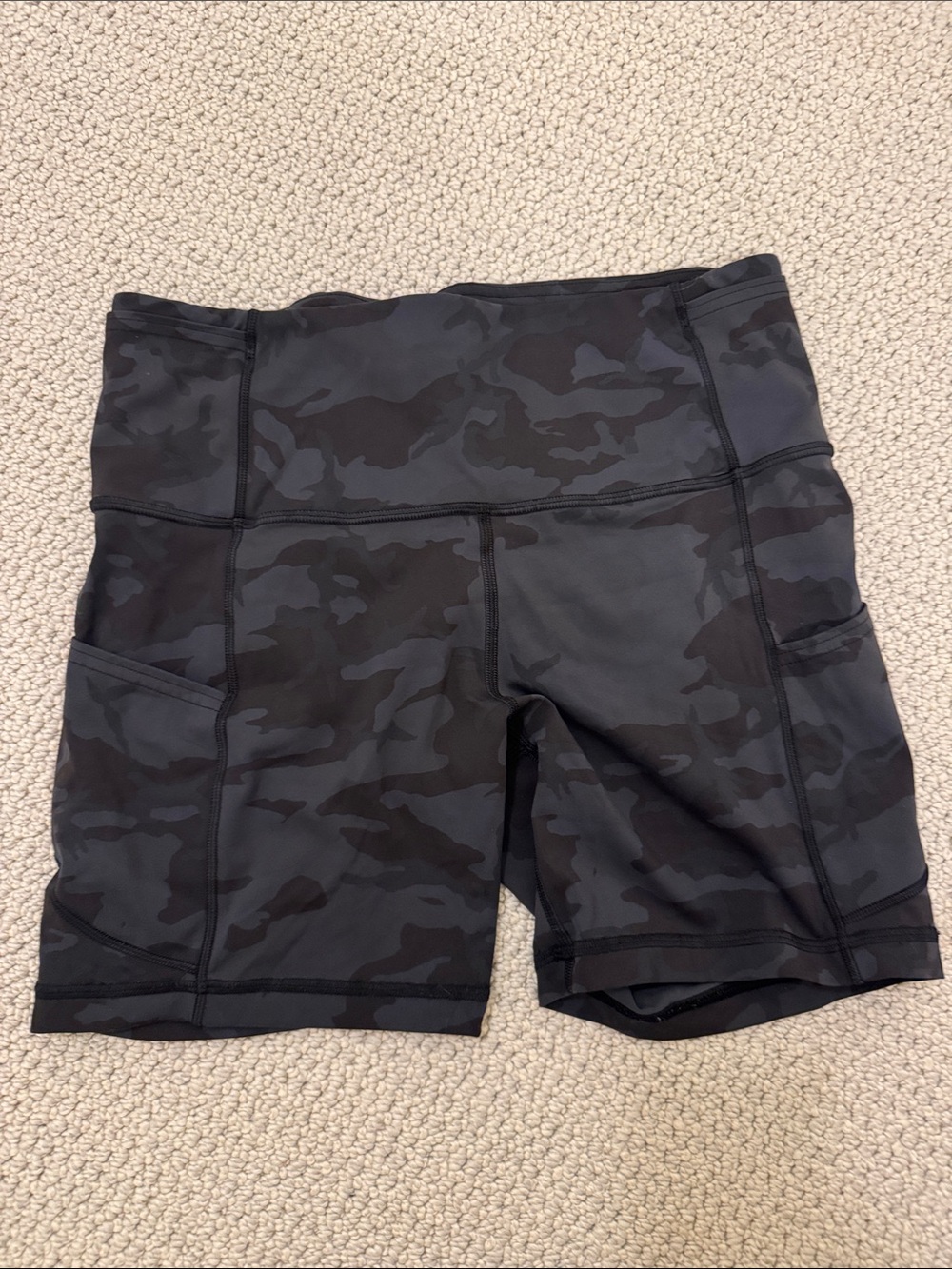 LULULEMON WUNDER UNDER CAMO SHORTS